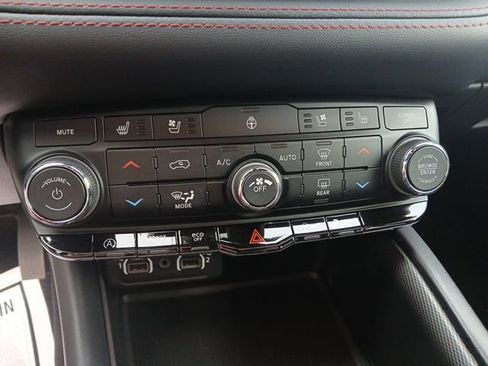 Used 2024 Dodge Durango GT image 18