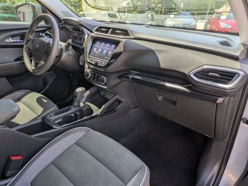 Used 2021 Chevrolet TrailBlazer LT w/ Convenience Package FWD image 27