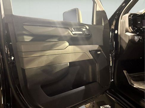 Used 2025 Chevrolet Silverado 2500 ZR2 image 2