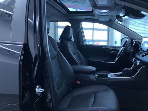 Certified 2022 Toyota RAV4 XLE Premium image 22