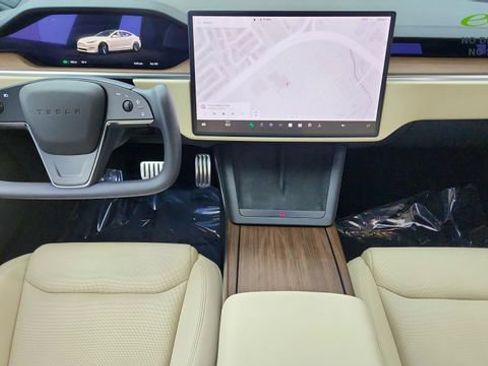 Used 2023 Tesla Model S AWD/4WD image 34