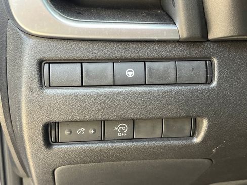 Used 2023 Nissan Rogue SV AWD/4WD image 25