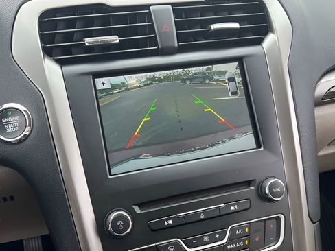 Used 2018 Ford Fusion SE w/ Equipment Group 602A FWD image 22