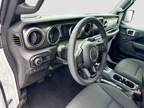Used 2023 Jeep Wrangler Unlimited w/ Sun & Screen Package AWD/4WD image 10