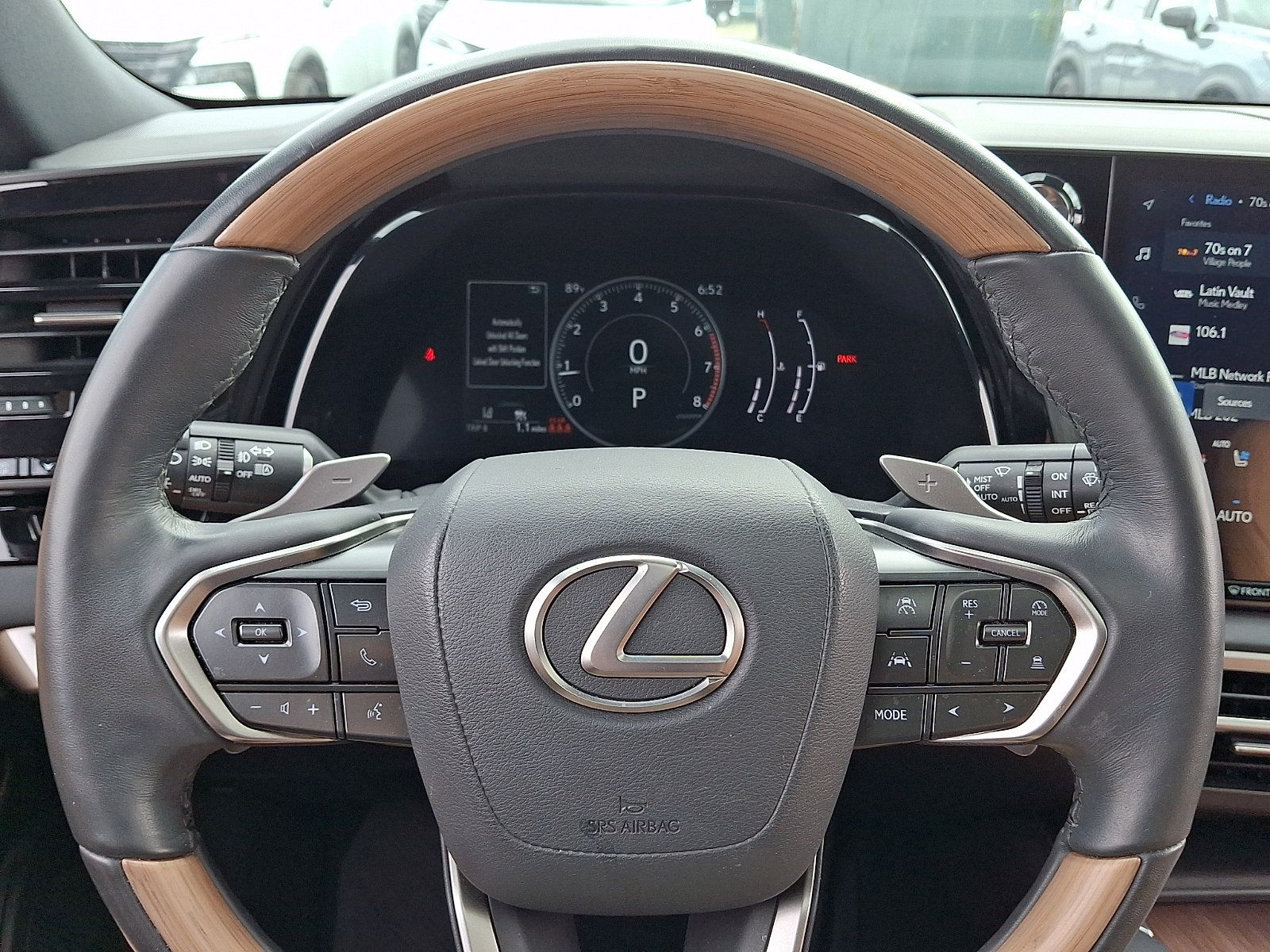 Used 2023 Lexus RX 350 Premium w/ Accessory Package AWD/4WD image 20