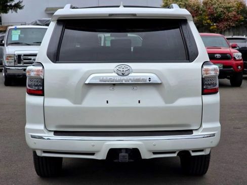 Used 2018 Toyota 4Runner Limited AWD/4WD image 6