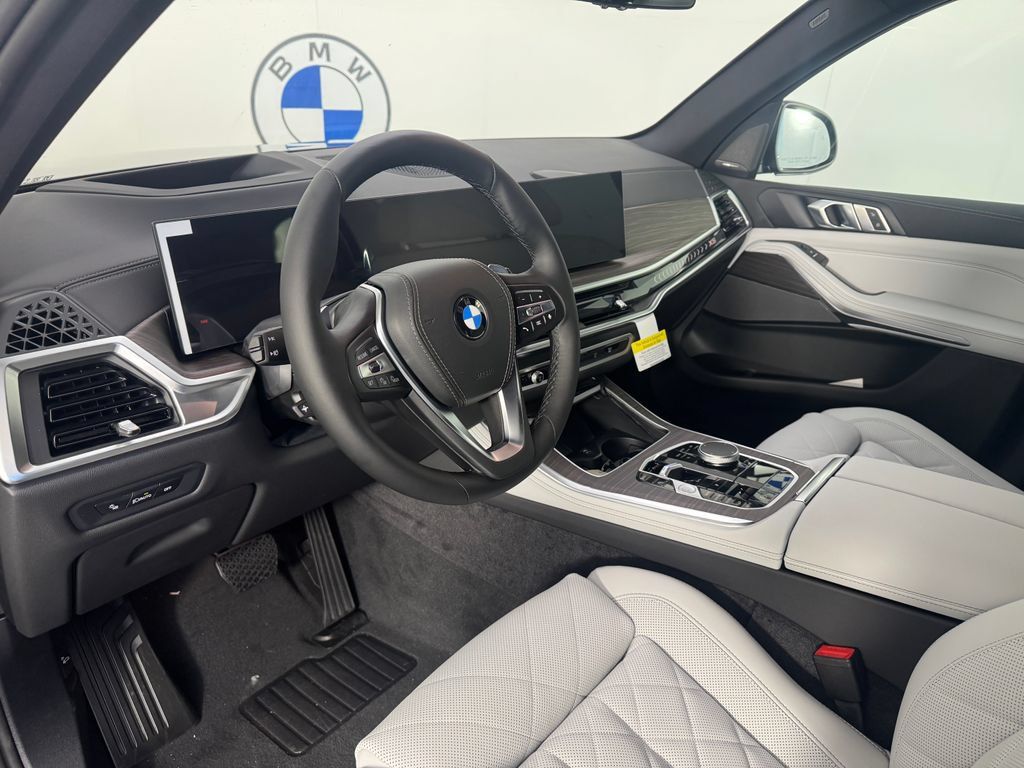 Used 2026 BMW X5 xDrive40i AWD/4WD image 4