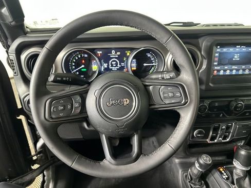 Used 2023 Jeep Wrangler Unlimited image 14