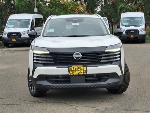 New 2026 Nissan Kicks SV w/ SV Premium Package image 3