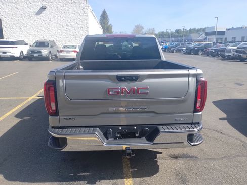 Used 2024 GMC Sierra 1500 SLT image 4