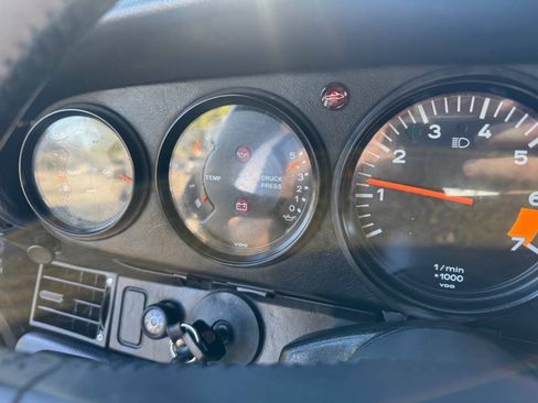 Used 1989 Porsche 911 Carrera RWD image 38