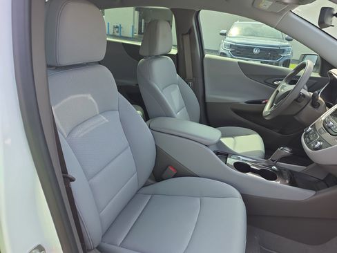 Used 2020 Chevrolet Malibu LS FWD image 9