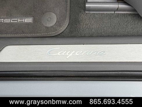 Used 2022 Porsche Cayenne image 12