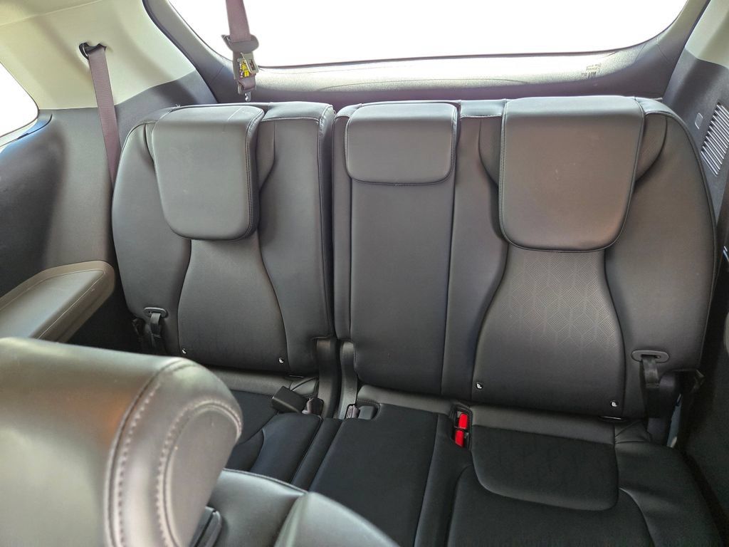 Certified 2025 Kia Carnival EX FWD image 20