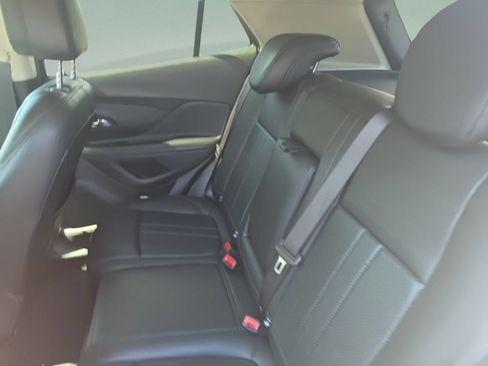 Used 2022 Buick Encore Preferred FWD image 25