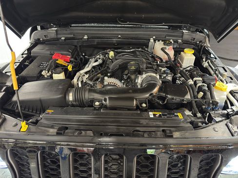 Used 2022 Jeep Gladiator Mojave w/ LED Lighting Group AWD/4WD image 31