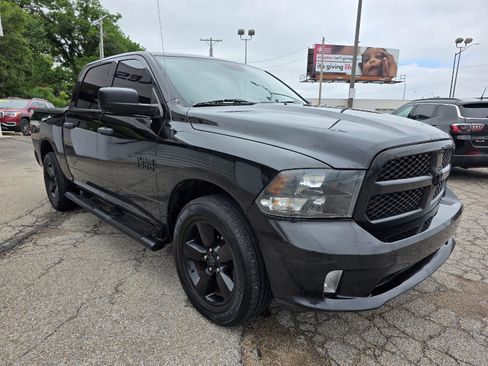 Used 2016 RAM 1500 Express w/ Black Ram 1500 Express Group AWD/4WD image 3