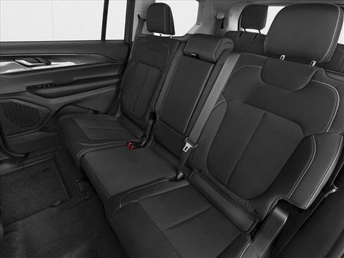 New 2025 Jeep Grand Cherokee L Altitude RWD image 9