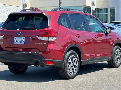 Used 2021 Subaru Forester Premium w/ Popular Package #1 AWD/4WD image 4