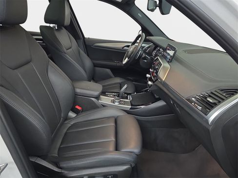 Used 2018 BMW X3 M40i image 11