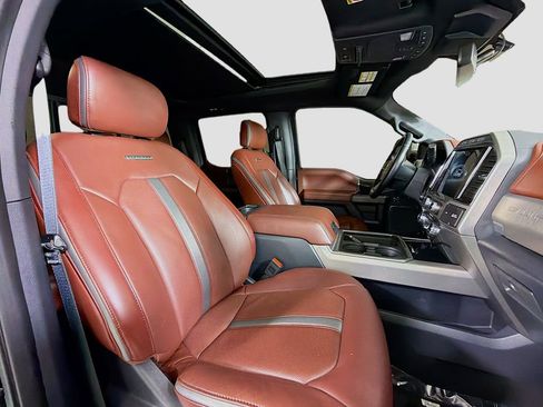 Used 2022 Ford F350 Platinum w/ FX4 Off-Road Package image 31