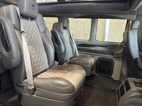 Used 2022 GMC Savana 2500 w/ Enhanced Convenience Package RWD image 9