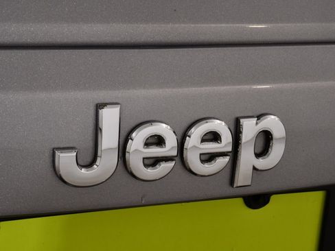 Used 2017 Jeep Patriot Latitude FWD image 21