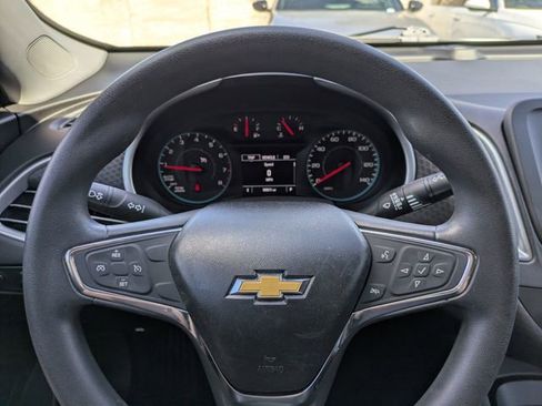 Used 2018 Chevrolet Malibu LS image 28