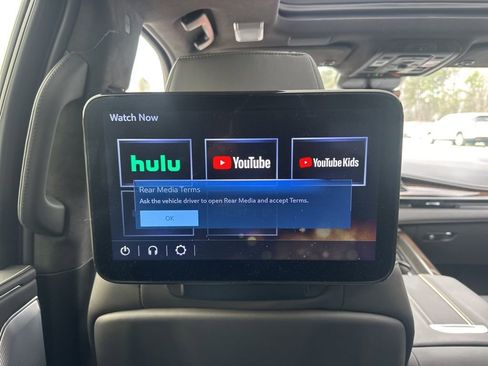 Used 2024 Cadillac Escalade ESV Premium Luxury Platinum image 15