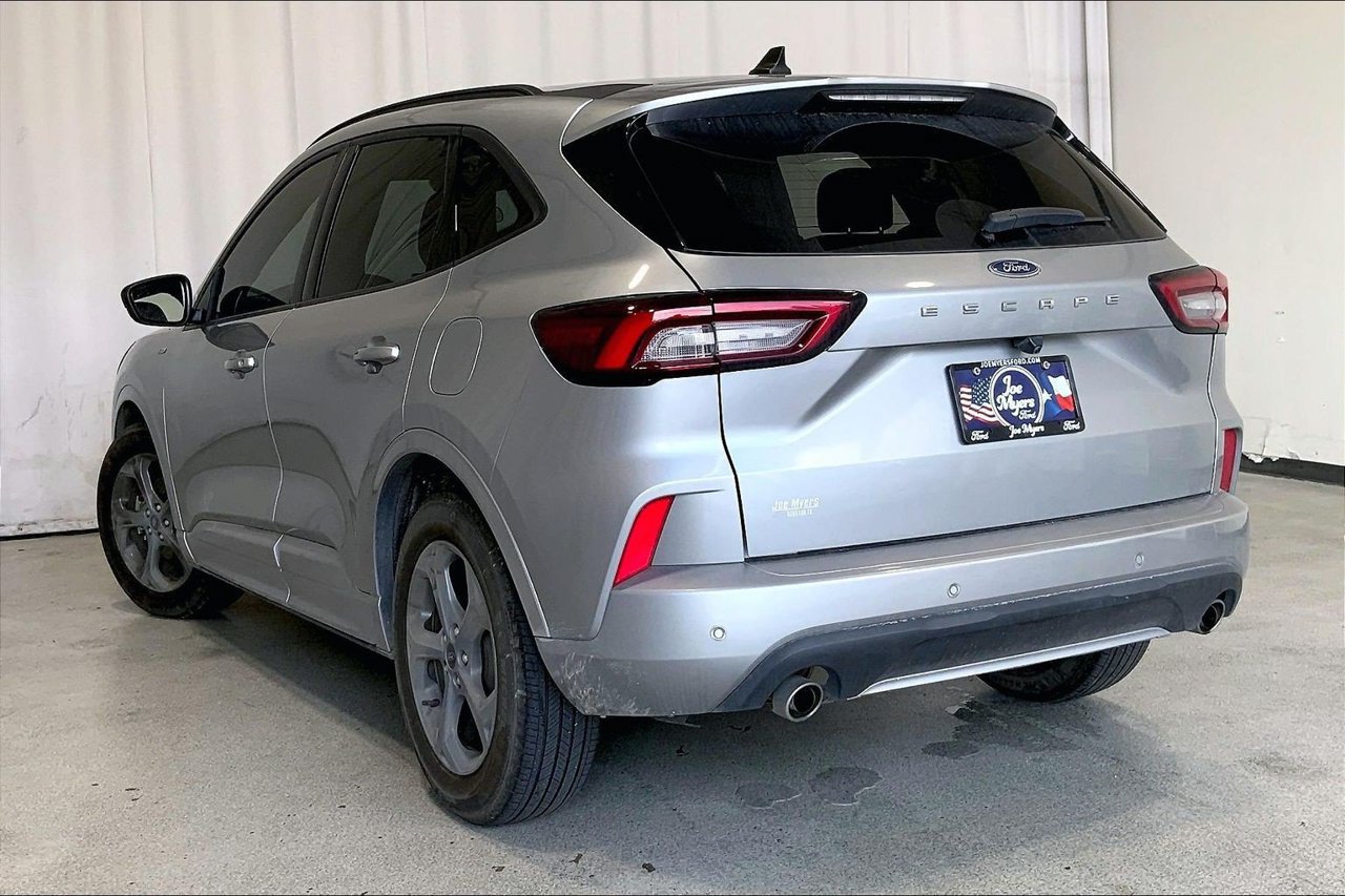 Used 2024 Ford Escape ST-Line w/ Tech Pack #1 FWD image 5