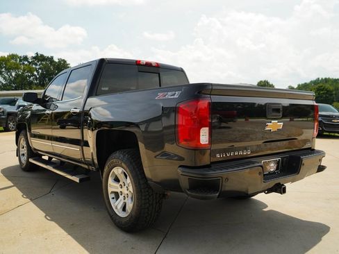 Used 2016 Chevrolet Silverado 1500 LTZ Z71 w/ LTZ Plus Package AWD/4WD image 4