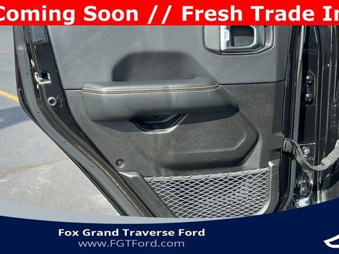 Used 2025 Jeep Wrangler Unlimited Sahara AWD/4WD image 31