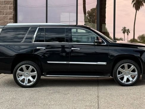 Used 2018 Cadillac Escalade Luxury AWD/4WD image 14
