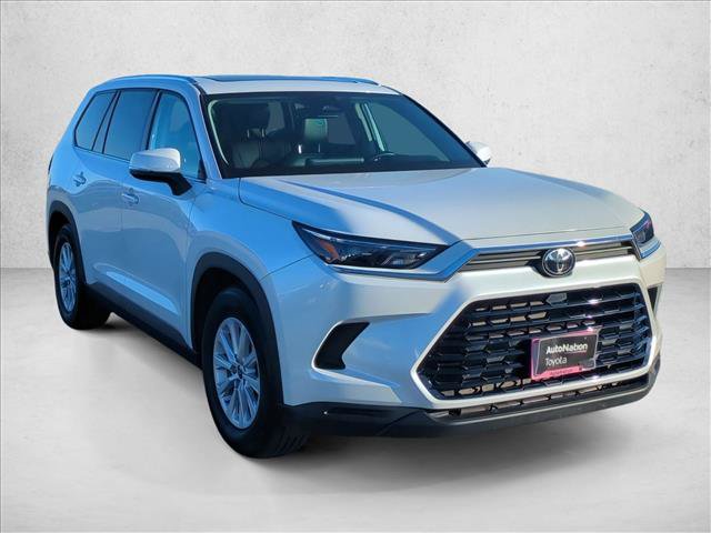 Used 2025 Toyota Grand Highlander FWD image 3