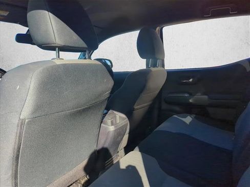 Used 2021 Toyota Tacoma TRD Sport image 12