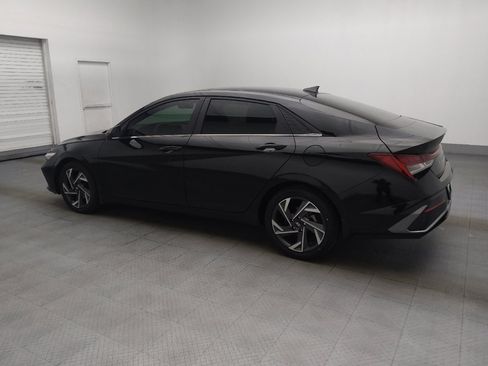 Used 2024 Hyundai Elantra Limited FWD image 3