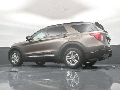 Used 2021 Ford Explorer XLT w/ Equipment Group 202A AWD/4WD image 48