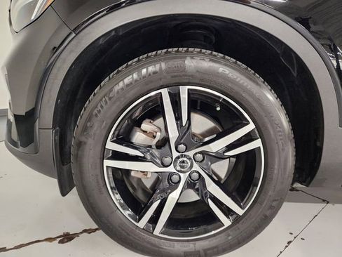 Used 2023 Volvo XC40 B4 Core w/ Protection Package Premier FWD image 8