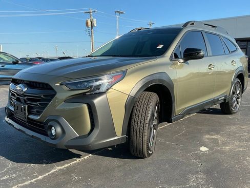 Used 2025 Subaru Outback Onyx Edition AWD/4WD image 11