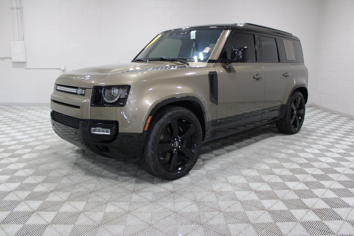 Used 2021 Land Rover Defender 110 X-Dynamic SE AWD/4WD image 8