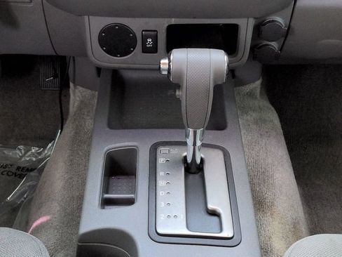 Used 2015 Nissan Frontier SV RWD image 19