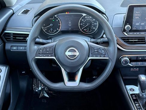 Certified 2024 Nissan Altima 2.5 SV FWD image 18