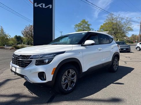 Certified 2024 Kia Seltos LX AWD/4WD image 1