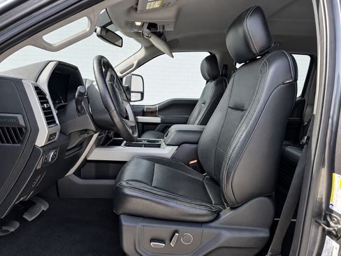 Used 2019 Ford F250 Lariat w/ Lariat Value Package AWD/4WD image 7