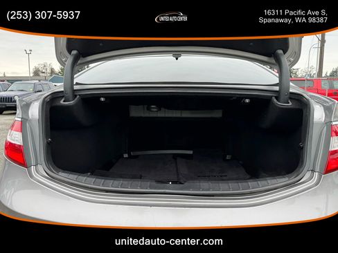 Used 2012 Hyundai Azera w/ Technology Pkg image 19