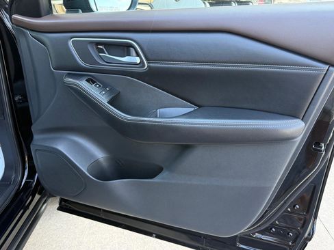 Used 2021 Nissan Rogue SL w/ Premium Package image 14