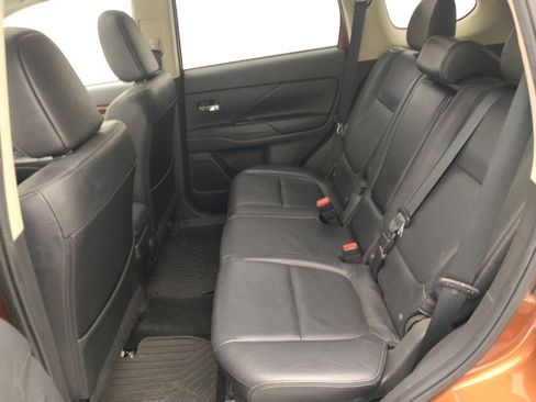Used 2014 Mitsubishi Outlander GT image 18