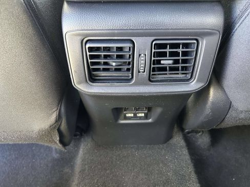 Used 2021 Toyota RAV4 XLE AWD/4WD image 16