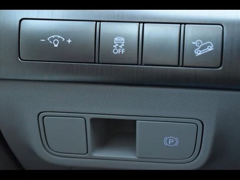 Certified 2025 Hyundai Kona SEL FWD image 10
