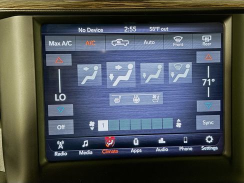 Used 2019 RAM 1500 Laramie w/ Off Road Group image 23